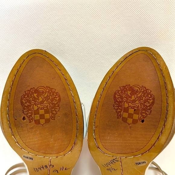 Vince Camuto Strappy White Stilettos with Stacked Wood Heel Sz 9.5 - EUC - Picture 13 of 13